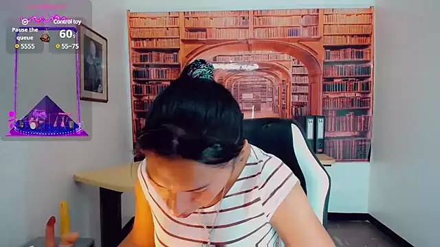 khiara moretti online show from December 13, 2024, 7:32 pm