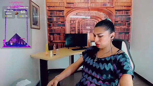 khiara moretti online show from December 17, 2024, 10:32 pm