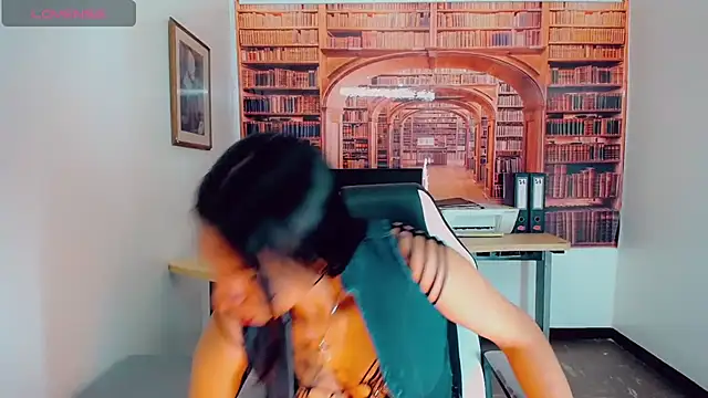 khiara moretti online show from January 4, 2025, 7:34 pm