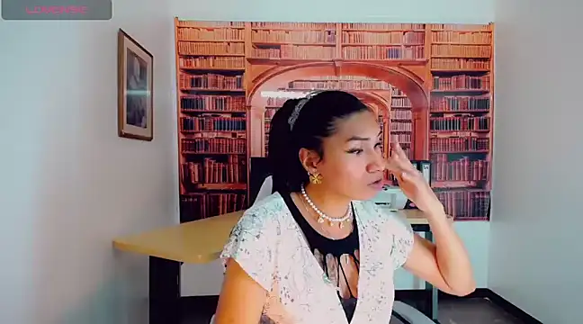 khiara moretti online show from January 9, 2025, 11:13 pm