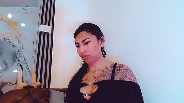 khiara moretti online show from October 22, 2025, 11:10 am