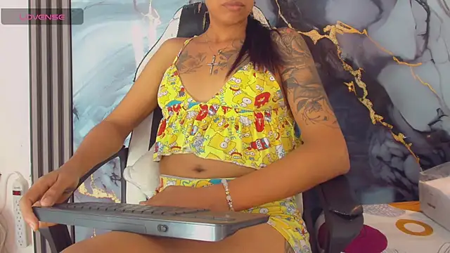 khiara moretti online show from May 25, 2026, 7:31 pm