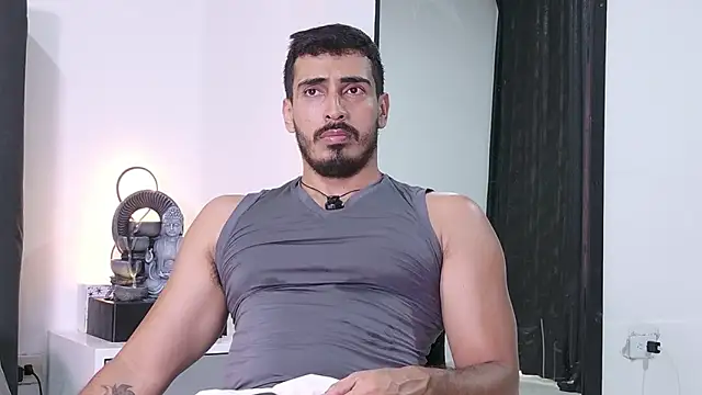 Snapshot of muscle_ares chatting on February 6, 2026, 10:46 pm muscle ares online show from February 6, 2026, 10:46 pm