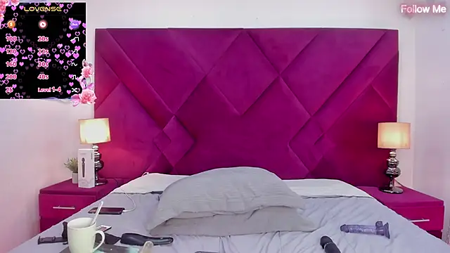 Agathaargent  online show from December 3, 2024, 11:44 am