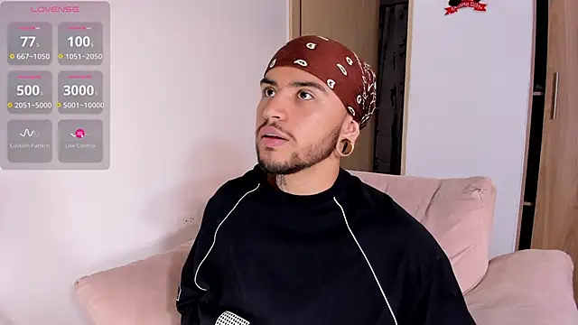 ftmphilip  online show from December 13, 2024, 8:04 pm