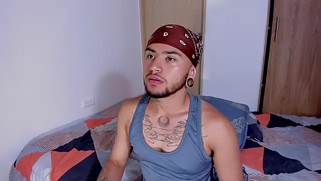 ftmphilip  online show from January 4, 2025, 10:02 pm