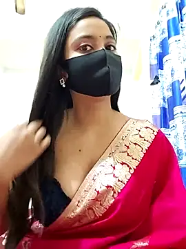 Snapshot of SimaRoy- chatting on February 15, 2025, 1:21 am SimaRoy- online show from February 15, 2025, 1:21 am