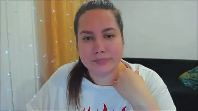  madalexa  online show from November 5, 2025, 6:41 pm