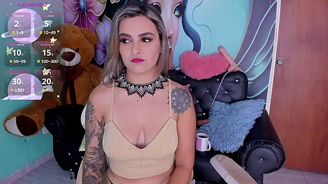 mia bigtits17 online show from February 22, 2026, 7:23 pm