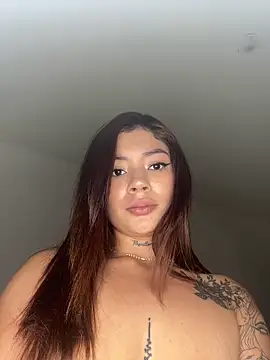 Roxanne 08 online show from March 11, 2025, 9:45 am