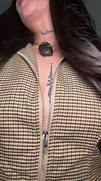 Roxanne 08 online show from April 14, 2026, 9:43 pm