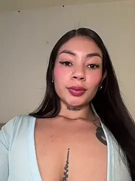 Snapshot of Roxanne_08 chatting on May 23, 2026, 7:29 pm Roxanne 08 online show from May 23, 2026, 7:29 pm