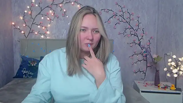 Snapshot of SallyVerda chatting on April 30, 2026, 6:25 pm SallyVerda online show from April 30, 2026, 6:25 pm