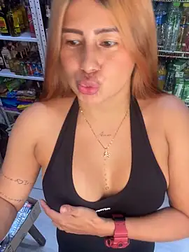 Amber Martins  online show from January 29, 2025, 3:37 pm