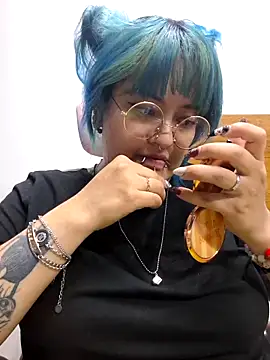 lucky-leah online show from February 19, 2026, 4:19 am