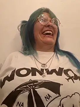 lucky-leah online show from March 3, 2026, 3:34 am