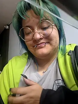 lucky-leah online show from April 10, 2026, 3:34 am