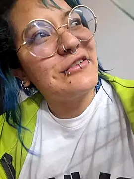 lucky-leah online show from May 7, 2026, 3:56 am