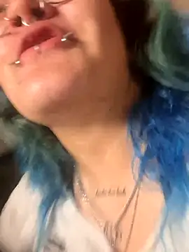lucky-leah online show from July 22, 2026, 3:31 am