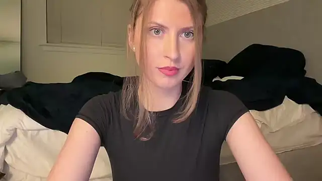 YUMIandbigWOLF online show from July 28, 2026, 2:29 am