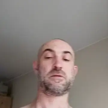 niesmialy39oon online show from May 24, 2026, 6:46 pm