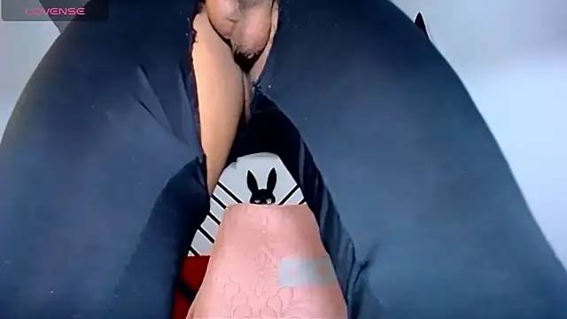 valentinabigcock23 online show from September 21, 2025, 2:46 am