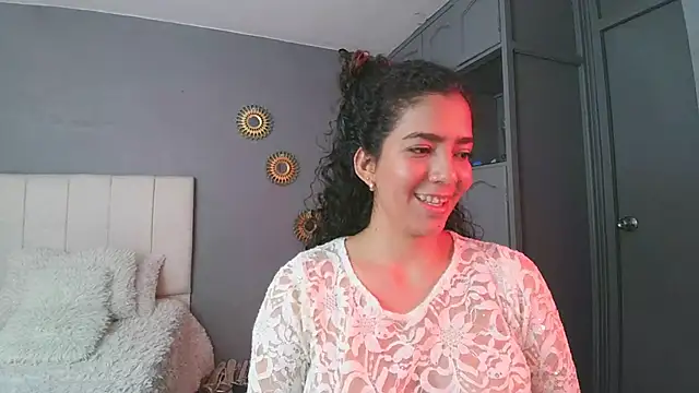 Snapshot of arteverena chatting on December 9, 2024, 1:51 am arteverena online show from December 9, 2024, 1:51 am