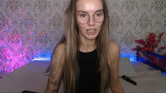 Snapshot of JulDoll chatting on September 19, 2025, 2:35 am JulDoll online show from September 19, 2025, 2:35 am