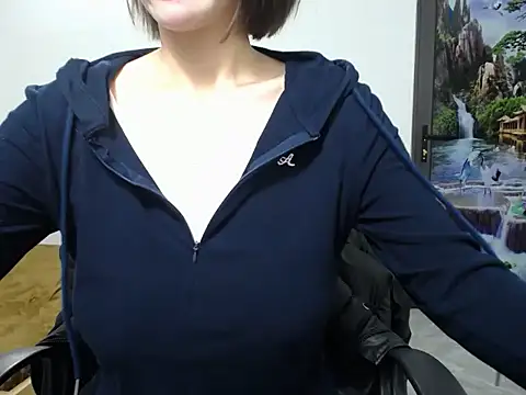 Snapshot of Love_bug15 chatting on February 26, 2025, 7:20 am Love bug15 online show from February 26, 2025, 7:20 am