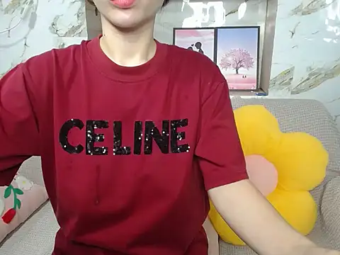 Snapshot of Love_bug15 chatting on October 7, 2025, 2:09 am Love bug15 online show from October 7, 2025, 2:09 am