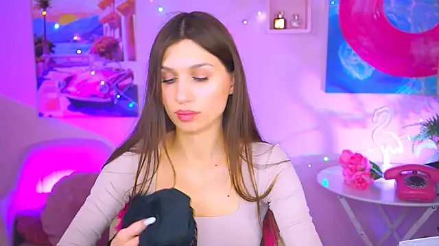 MollyPerry online show from December 18, 2024, 4:06 pm