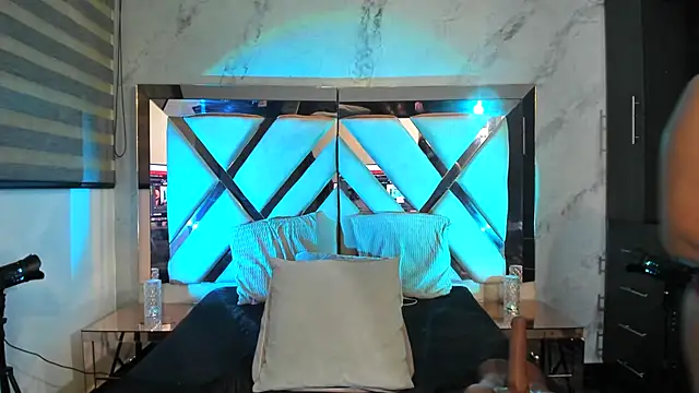 Susy wisee online show from April 19, 2026, 3:39 am