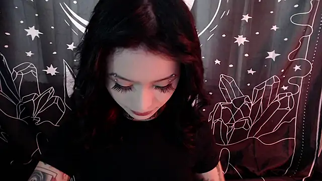 Isabella  dark online show from January 6, 2025, 10:15 pm