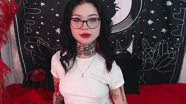 Isabella  dark online show from February 7, 2025, 11:45 pm