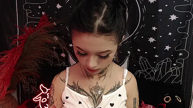 Isabella  dark online show from March 15, 2025, 6:10 pm