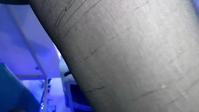 SUZZET 22 online show from December 5, 2025, 2:25 pm