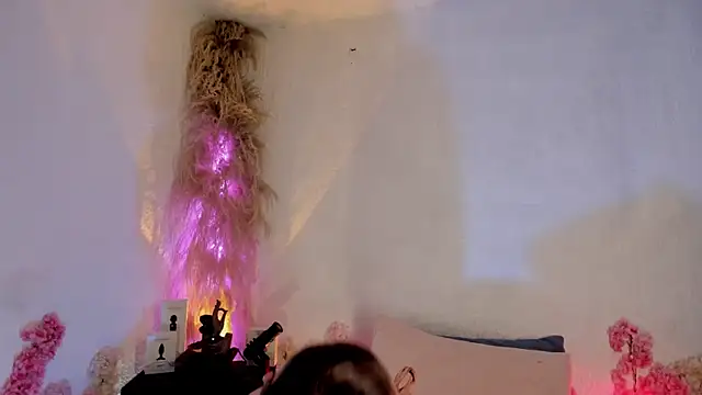 Jeanineescott online show from March 4, 2025, 9:22 pm