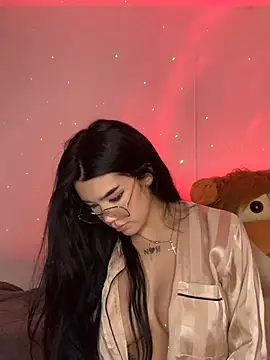 Ambar R0SSE online show from January 13, 2025, 5:01 am