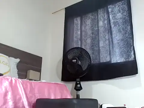 Mila cams1  online show from January 26, 2025, 1:15 pm