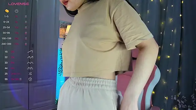 FreyaRaya online show from March 19, 2025, 9:06 am