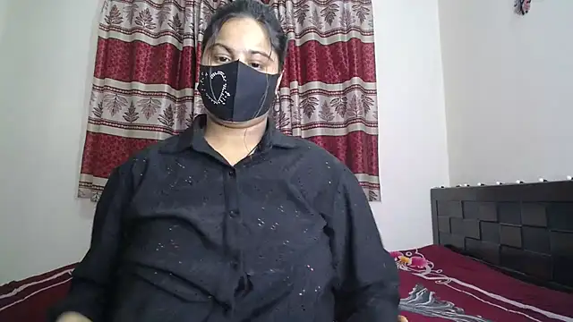 Dayna-36 online show from November 29, 2025, 4:21 pm