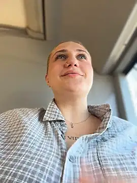 JessiMur online show from July 20, 2026, 5:33 am