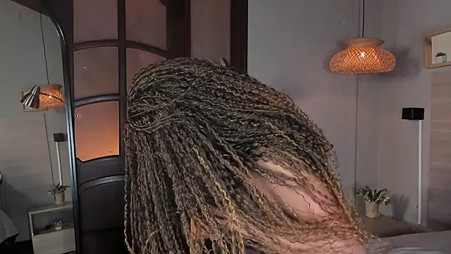 nayah   online show from March 28, 2026, 7:24 pm