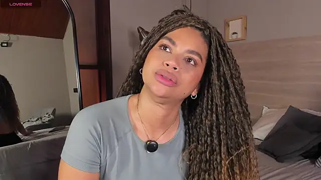 nayah   online show from April 16, 2026, 9:39 pm