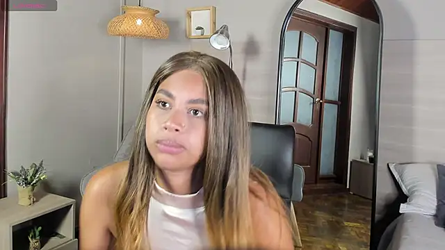 nayah   online show from May 26, 2026, 9:11 pm