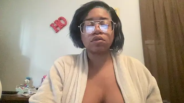 MommyConfident online show from October 21, 2025, 1:12 pm