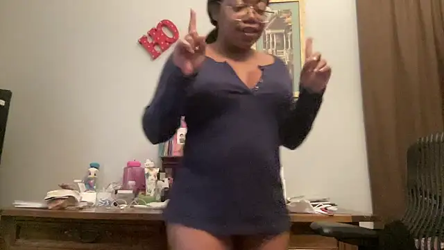 MommyConfident online show from November 13, 2025, 3:22 pm