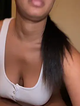 VanessaBling online show from May 11, 2026, 12:38 am