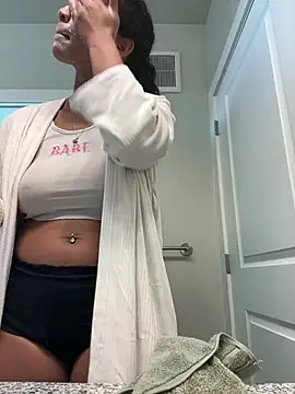 VanessaBling online show from July 22, 2026, 2:42 pm