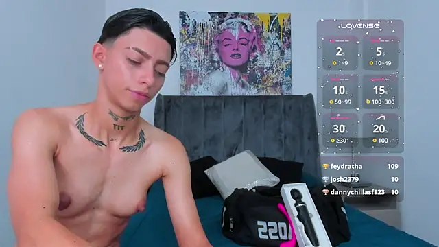 AmberAdams  online show from December 4, 2024, 4:27 pm